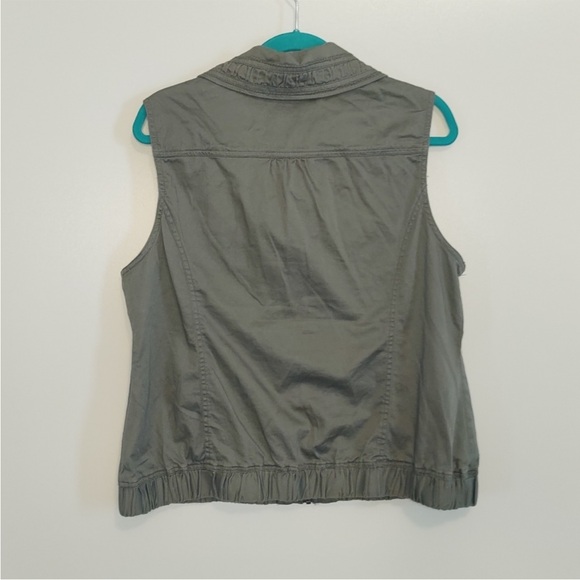 CHRISTOPHER& BANKS ZIPPER CLOSURE VEST IN OLIVE GREEN COLOUR SIZE SMALL - Picture 3 of 6